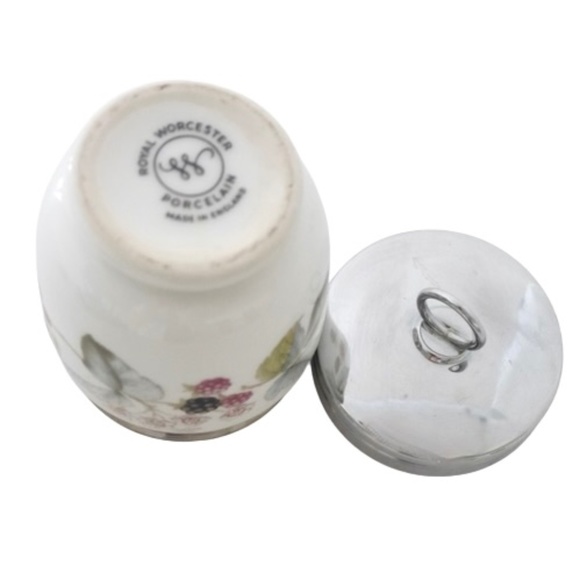 VINTAGE 1940s Royal Worcester Porcelain EGG CODDLER JAR /LAVINIA BERRIES PATTERN - Picture 2 of 3